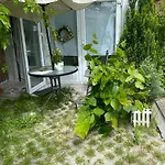 Privat Szobak 3 * Budaors