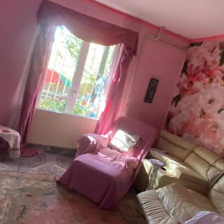 Privat Szobak 3 * Budaörs